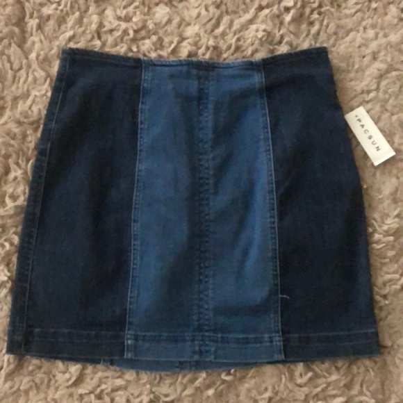 PacSun Dresses & Skirts - NWT Two-toned PacSun Denim Skirt